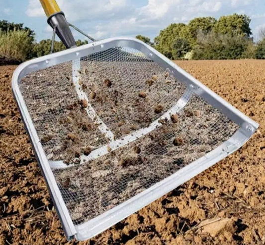 Mesh Soil Sifter/Scoop (handle not included)